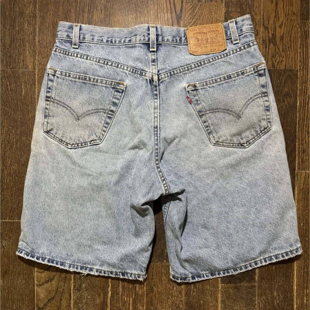 Levi's 550 Relaxed Fit Denim Shorts Mens 34 Light Wash Good Distressed Vintage